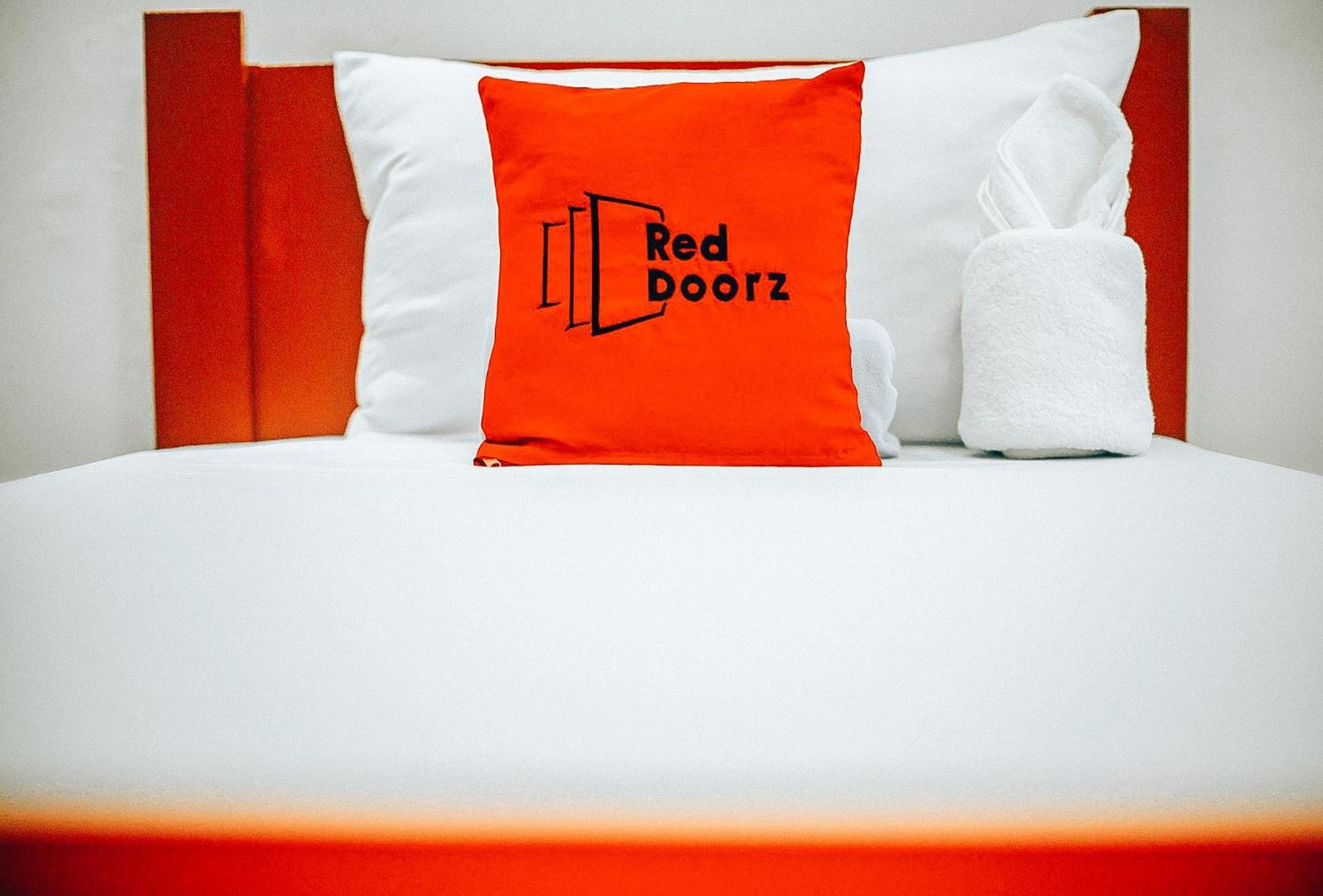 Reddoorz At S & L Apartelle Daraga Albay 레가스피 외부 사진